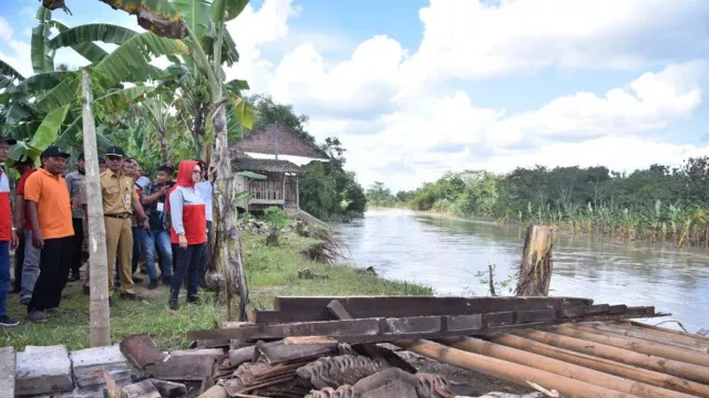 Astaga! Rumah Warga Tawangsari Sukoharjo Hanyut Kena Abrasi Sungai Bengawan Solo - GenPI.co JATENG