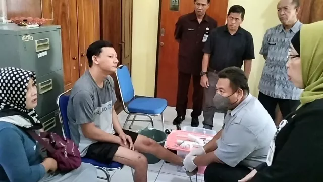 Alhamdulillah, 213 Warga Batang Dapat Bantuan dari Kemensos - GenPI.co JATENG