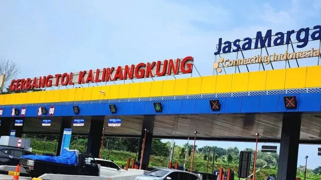 Jumlah Kendaraan Keluar Gerbang Tol Kalikangkung ke Jakarta Naik 266% - GenPI.co JATENG