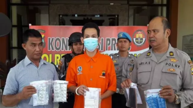 Polisi Bongkar Peredaran Obat Terlarang di Temanggung, Ada Psikotropika - GenPI.co JATENG