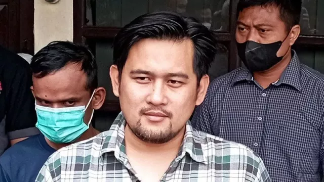 Bikin Nyesek! Ibu dan Anak Bunuh Diri di Cilacap - GenPI.co JATENG Bikin Nyesek! Ibu dan Anak Bunuh Diri di Cilacap - GenPI.co JATENG