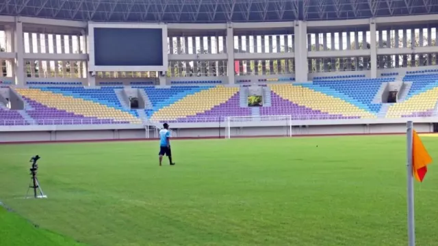 Jelang Piala Dunia U-17 FIFA Cek Stadion Manahan Solo, Ini Hasilnya - GenPI.co JATENG