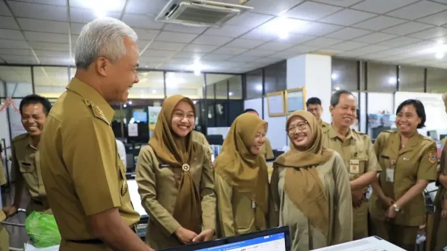 Purnatugas Jadi Gubernur Jawa Tengah, Ganjar Pamitan ke ASN Pemprov Jateng - GenPI.co JATENG