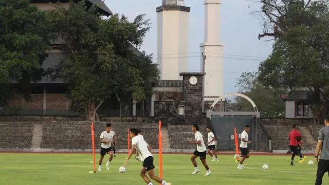 Latihan Perdana Timnas Indonesia U-23 di Solo, 7 Pemain Masih Absen - GenPI.co JATENG