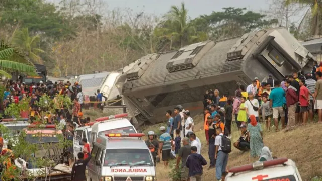 Jalur Selatan Kereta Api di Sentolo - Wates Sudah Normal Setelah Kecelakaan KA Argo Semeru Vs KA Argo Wilis - GenPI.co JATENG