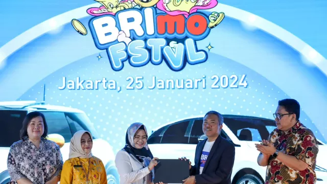 Transaksi Pakai BRImo, 15 Nasabah Ini Menangkan Mobil Listrik Keren! - GenPI.co JATENG