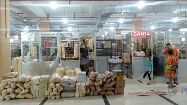 Harga Sembako di Kota Solo Hari Ini, Telur dan Daging Ayam Naik - GenPI.co JATENG