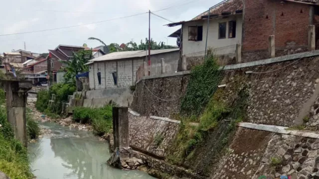 Duh! DLH Semarang Semprit PT Ini Gegara Cemari Sungai Silandak - GenPI.co JATENG