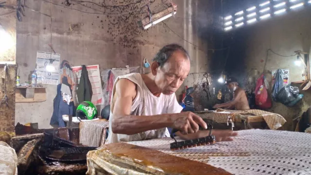 La Gurda, Populerkan Tradisi Sarung Batik untuk Semua - GenPI.co JATENG