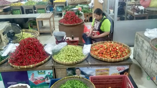 Kabar Baik Bun, Harga Cabai dan Bawang Merah di Solo Terus Turun - GenPI.co JATENG