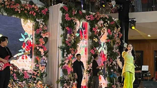 Yura Yunita Sukses Meriahkan Acara Puncak Perayaan 1 Dekade The Park Mall - GenPI.co JATENG