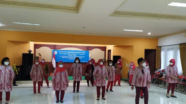 Intip Yuk, Cara Lansia Jaga Kebugaran Selama Pandemi Covid-19 - GenPI.co JATIM Intip Yuk, Cara Lansia Jaga Kebugaran Selama Pandemi Covid-19 - GenPI.co JATIM
