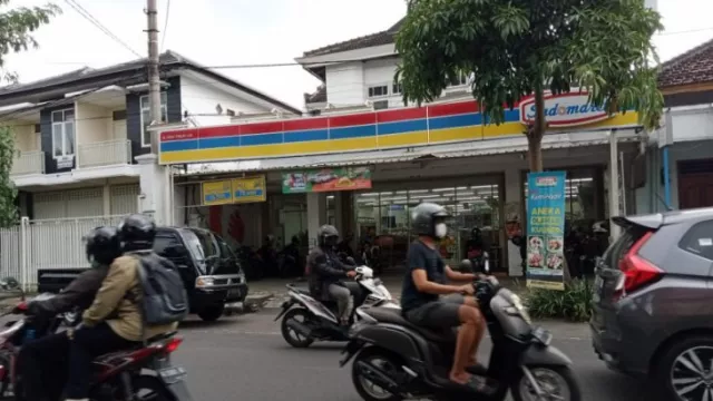 Kembang Tulungagung Jam Operasional Toko Modern, Patuhi Aturan! - GenPI.co JATIM