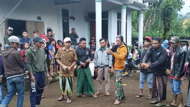 Keren Nih, Warga di Lumajang Pertahankan Permainan Tradisional - GenPI.co JATIM