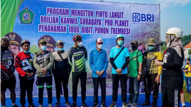 BRI Surabaya Lakukan Aksi Tanam Seribu Pohon, Patut Diapresiasi - GenPI.co JATIM