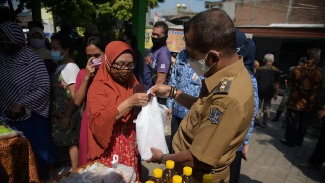Armuji: Operasi Pasar di Surabaya Tepat Sasaran, Ini Alasannya - GenPI.co JATIM
