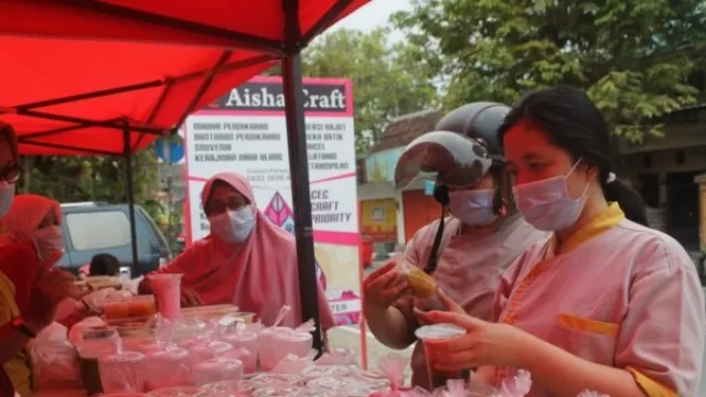 Komunitas CEC Bojonegoro Dirikan Bazar Ramadan, Ayo Borong! - GenPI.co JATIM