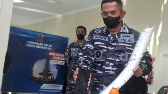 Serpihan KRI Nanggala 402 Ditemukan Mengapung - GenPI.co JATIM
