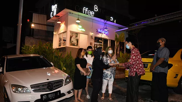 Komunitas Mercedes Benz Surabaya Donasi ke Panti Asuhan - GenPI.co JATIM