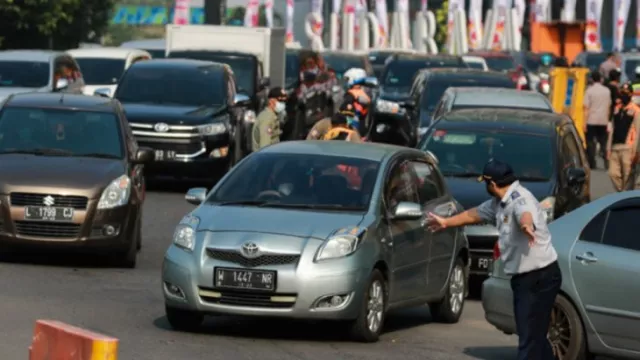 Hari Pertama Larangan Mudik di Jatim, 3.169 Kendaraan Putar Balik - GenPI.co JATIM
