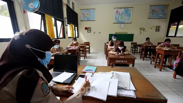 Viral Pungutan Sekolah, Dindik Ponorogo Beri Warning - GenPI.co JATIM