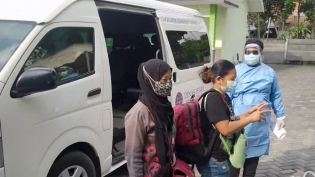 Dinkes Probolinggo Periksa Covid-19 Varian Baru di Pekerja Migran - GenPI.co JATIM