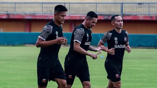 Madura United Latihan di Pamekasan, Kapten Tim Bilang ini - GenPI.co JATIM