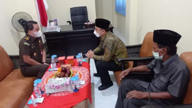Warga Surabaya Kini Dapat Adukan Korupsi Melakui Aplikasi ini - GenPI.co JATIM