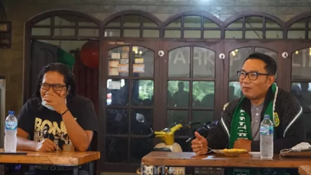Ridwan Kamil Temui Bonek di Surabaya, Ternyata Bahas Ini - GenPI.co JATIM Ridwan Kamil Temui Bonek di Surabaya, Ternyata Bahas Ini - GenPI.co JATIM
