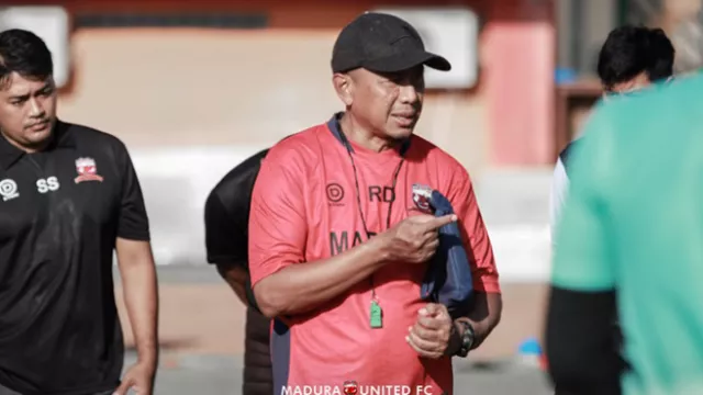 Pelatih Madura United Ungkap Alasan Kompetensi Harus Segera Mulai - GenPI.co JATIM