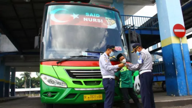 Perhatikan Syarat Wajib Bagi Penumpang Bus di Terminal Bangkalan - GenPI.co JATIM