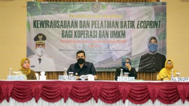 Pemkot Probolinggo Kepincut Kembangkan Batik Ecoprint - GenPI.co JATIM