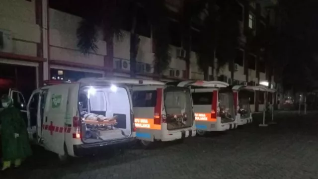 10 Ambulans di RSD Soebandi Jadi Ruang Pasien Covid-19 - GenPI.co JATIM