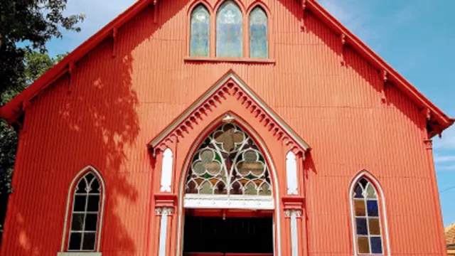Gereja Merah Probolinggo, Berusia 1,5 Abad Masih Kokoh Berdiri - GenPI.co JATIM