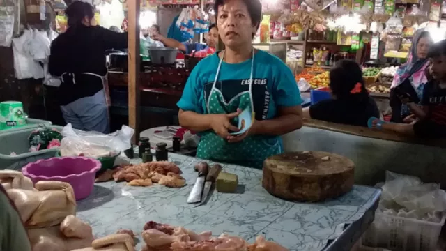 Harga Daging Ayam Ras di Jember Anjlok - GenPI.co JATIM