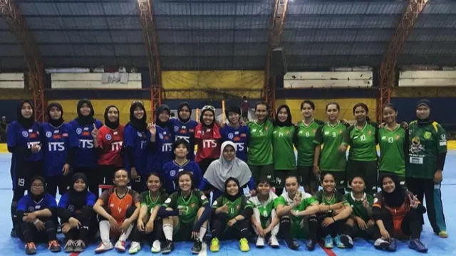 NPS Wadahi Perempuan Penghobi Futsal di Surabaya - GenPI.co JATIM