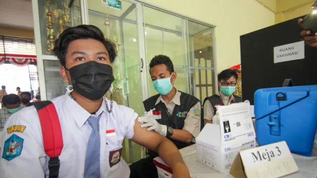 Ribuan Siswa di Situbondo Sudah Vaksin, PTM Bisa Dilakukan? - GenPI.co JATIM