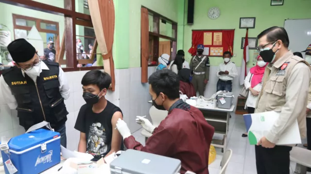 Ribuan Pelajar di Malang Siap Divaksin - GenPI.co JATIM