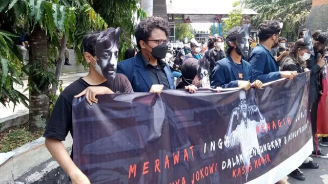 Pesan Menohok Mahasiswa UB ke Pemerintah, Jangan Lupakan Munir - GenPI.co JATIM