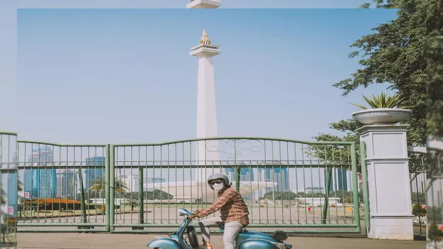 Crazy Rich Surabaya Parkir Vespa di Hotel Bintang 5, Tarifnya Wow - GenPI.co JATIM