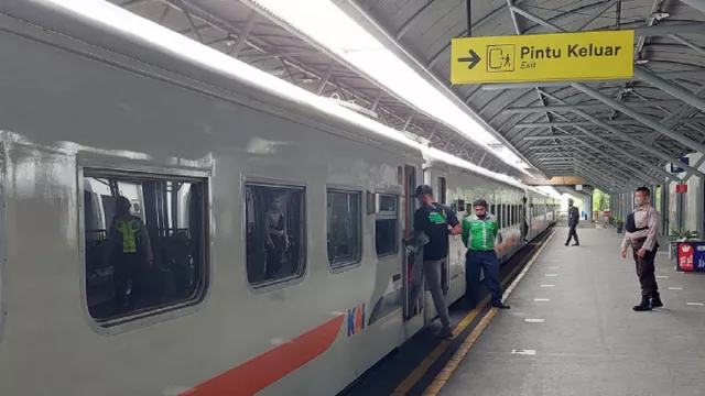 Jadwal dan Harga Tiket Kereta Api Surabaya-Jakarta Agustus 2022 - GenPI.co JATIM