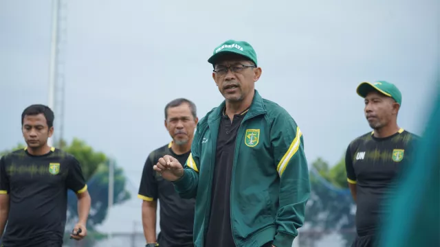 Pesan Aji Santoso untuk Pemain Persebaya di Timnas Indonesia - GenPI.co JATIM