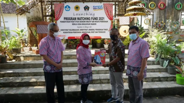 Untag Surabaya Buat Program Matching Fund 2021, Warga Antusias - GenPI.co JATIM