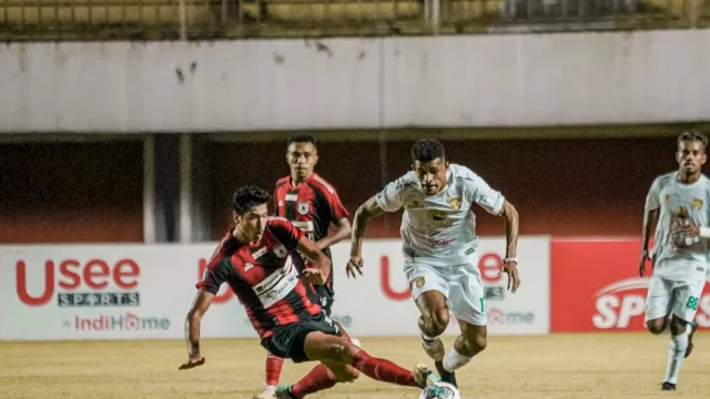 Persebaya Libas Persipura, Aji Santoso Apresiasi Pemain - GenPI.co JATIM