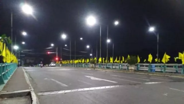 Bendera Kuning Bertebaran di Surabaya, Pemiliknya Minta Maaf - GenPI.co JATIM