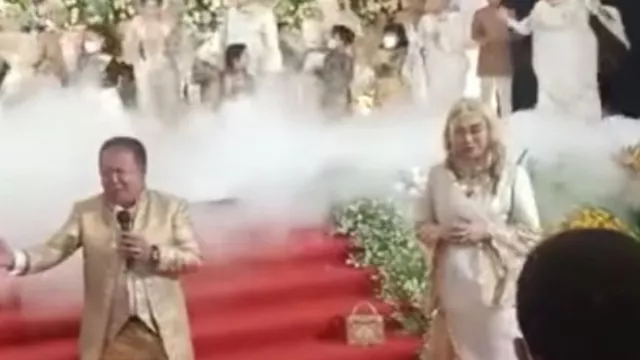 Video Bupati Jember Hadiri Pesta Pernikahan, Satgas Gelar Rapat - GenPI.co JATIM