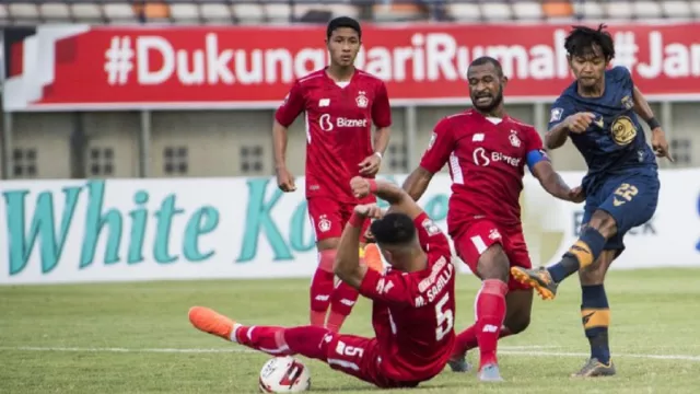 Piala Menpora 2021: Persik Tahan Imbang Persela dengan 10 Pemain - GenPI.co JATIM