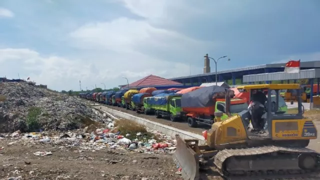 OMG! TPA Jabon Sidoarjo Kritis, Sudah Tak Sanggup Tampung Sampah - GenPI.co JATIM