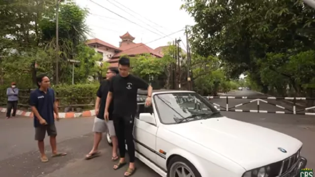 Tergoda Mobil Langka, Crazy Rich Surabaya Tukarkan dengan Alphard - GenPI.co JATIM