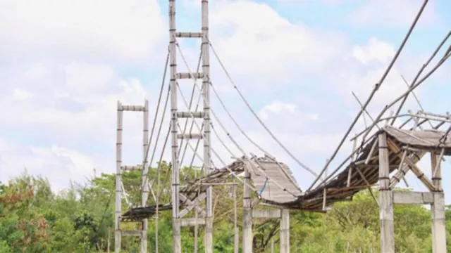 Jembatan Bambu Rusak, Komisi C DPRD Surabaya Sentil Pembangunan - GenPI.co JATIM